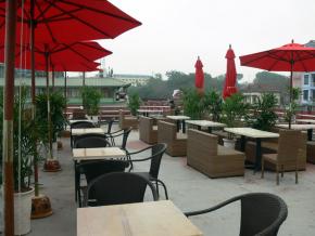 Dù che quán cà phê sân vườn tại Biên Hòa